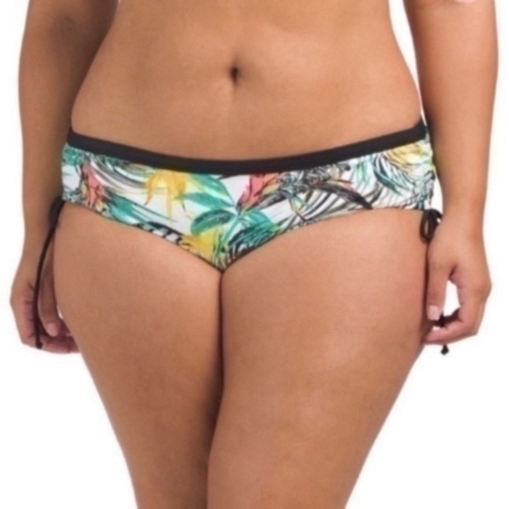 NWT. SKYE SWIMWEAR Women’s Swim Bottoms